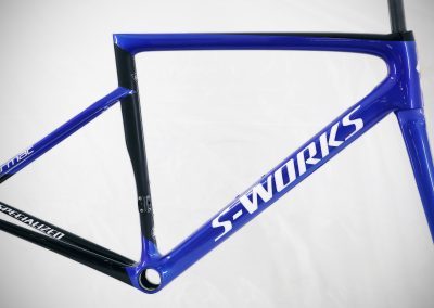 Reprise de peinture cadre vélo de course S-Works Specialized