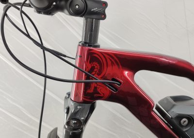Peinture custom rouge personnalisée vélo électrique VAE