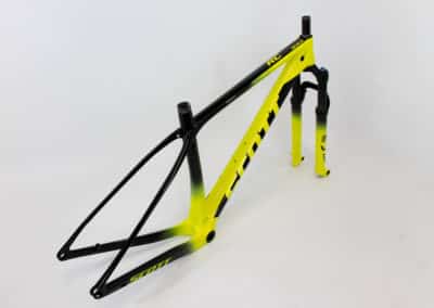 Peinture custom vtt scott jaune Scale RC world cup